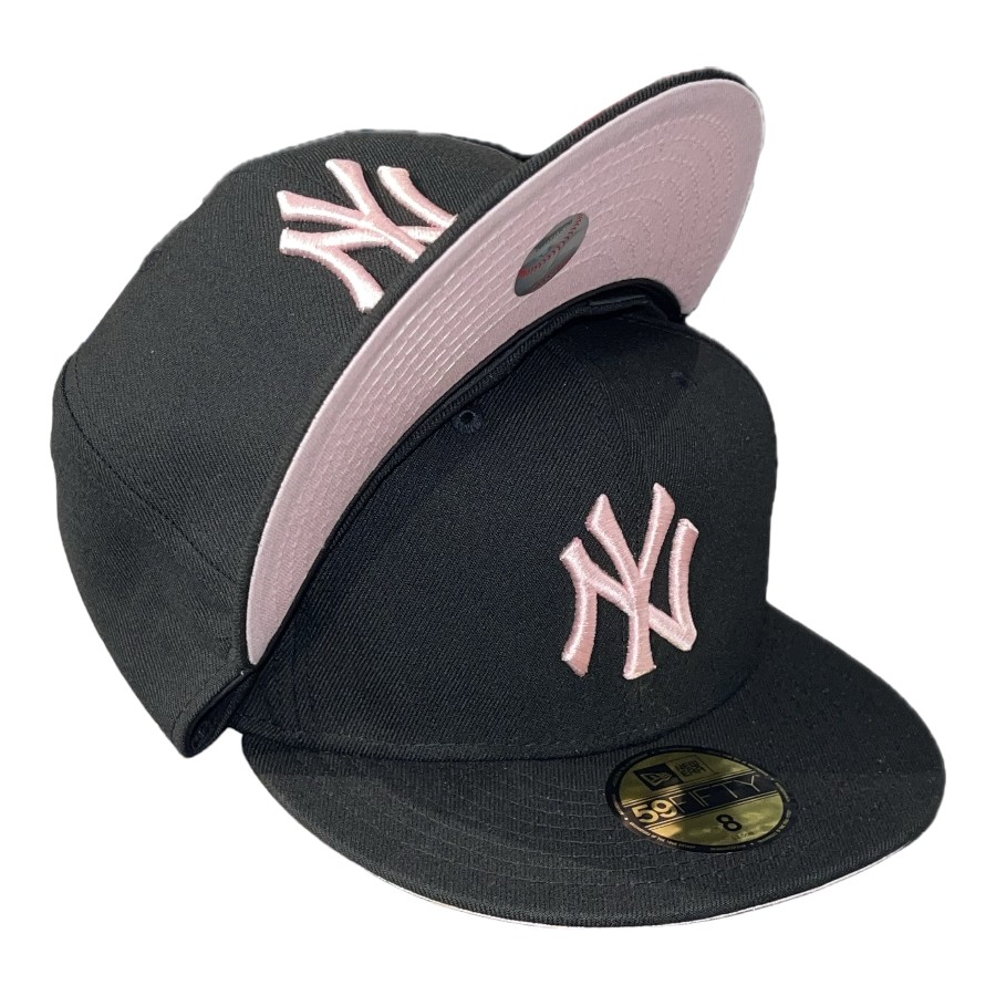 New York Yankees All Black with Pink Logo Pink UV New Era  display picture 3