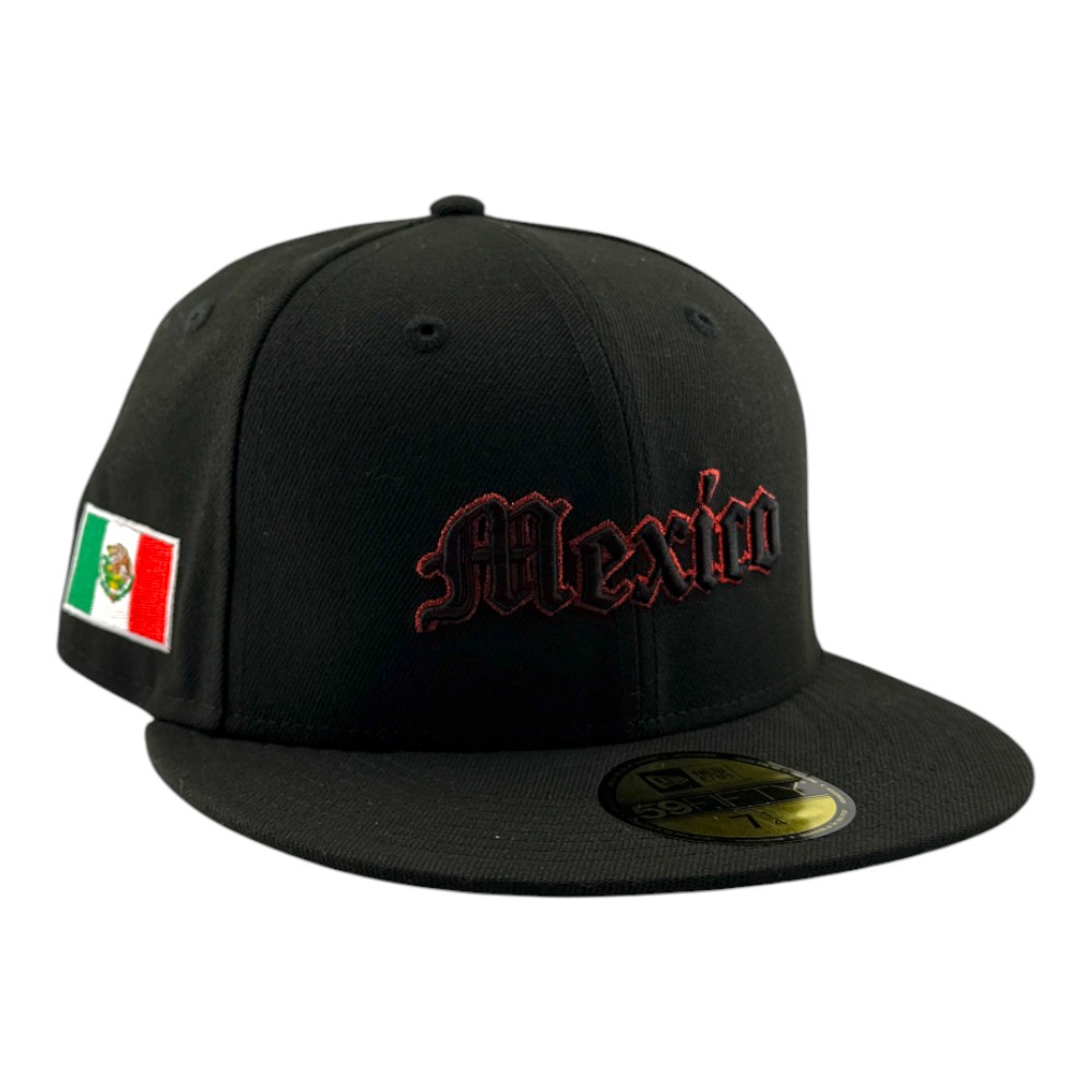 New Arrivals! Black Embroidered Letter On Cap with Green-Red Web Stripe 36405666_68418937_600.jpg main image 3