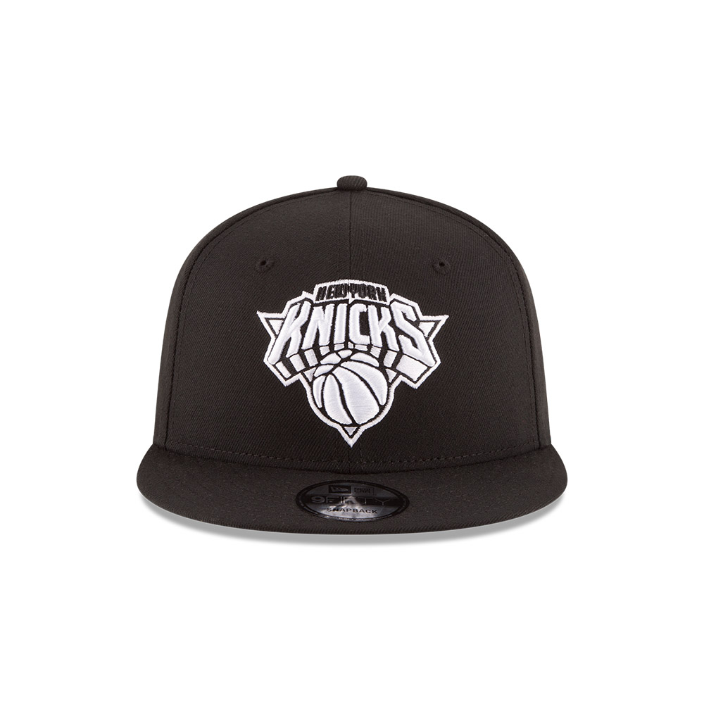 New York Knicks White on Black New Era 9FIFTY Snapback Hat