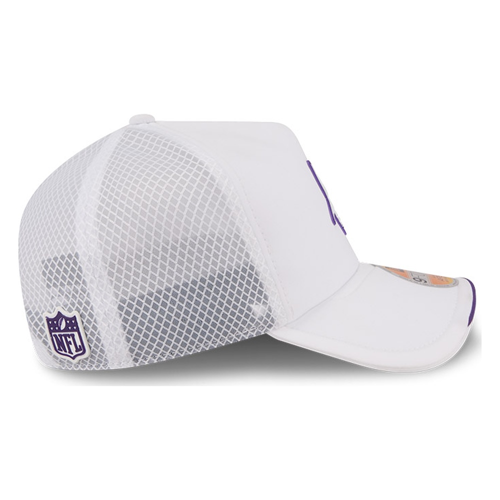 Minnesota Vikings White 2026 NFL Sideline New Era 9FORTY Apex Adjustable Trucker Hat