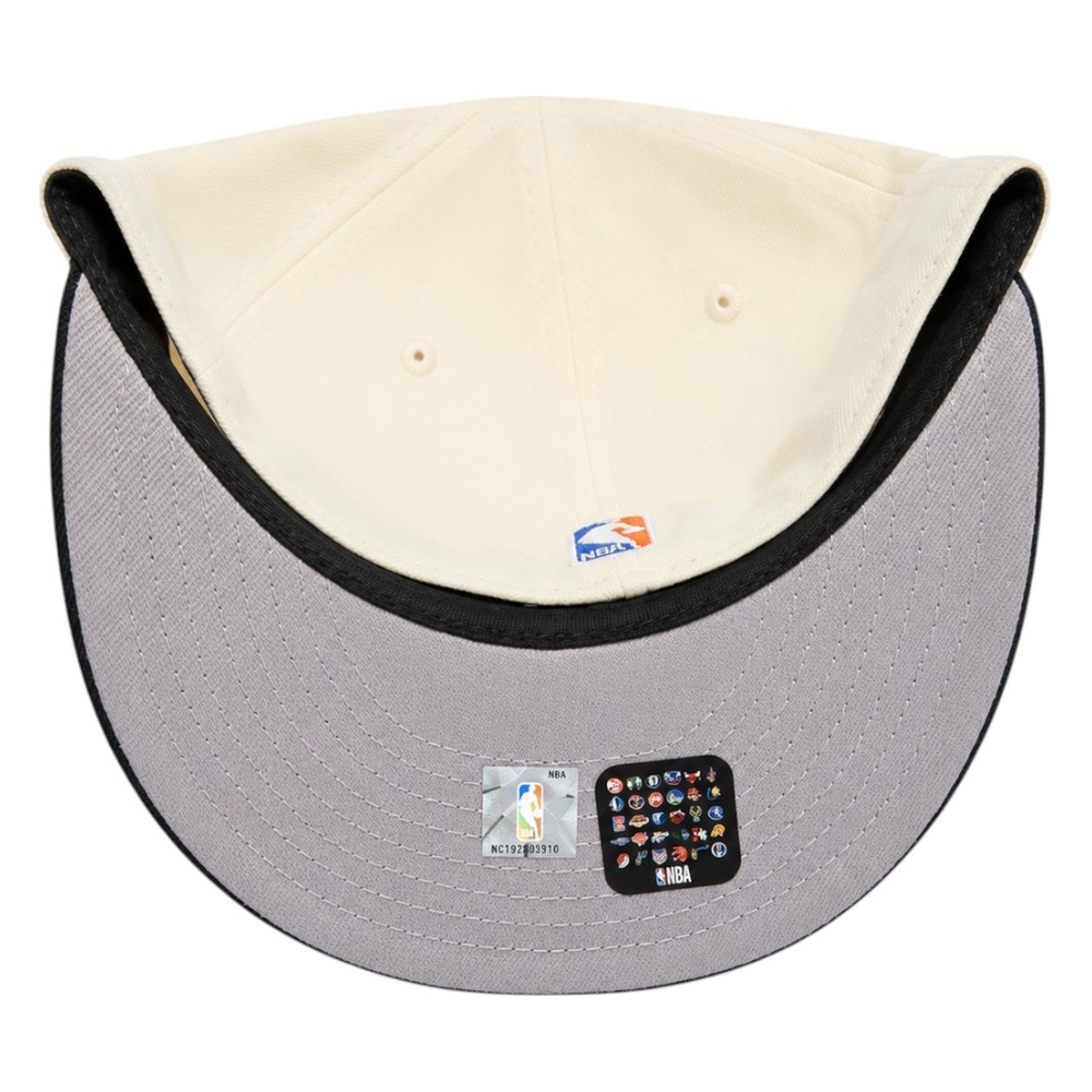 New York Knicks Chrome and Black 2025-2026 Champions Era 59FIFTY Fitted Hat