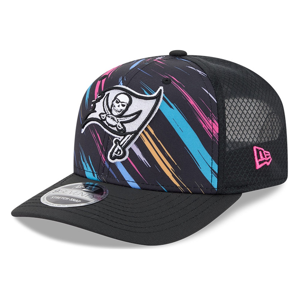 Tampa Bay Buccaneers Black 2026 Crucial Catch New Era 9SEVENTY Trucker Hat