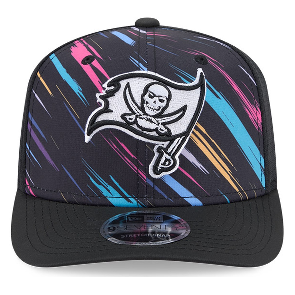 Tampa Bay Buccaneers Black 2026 Crucial Catch New Era 9SEVENTY Trucker Hat